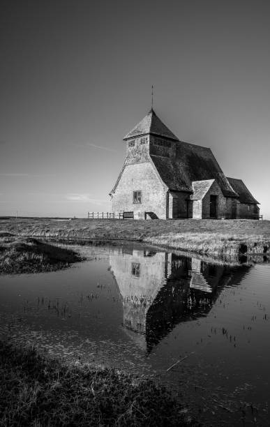 日没時のロムニー・マーシュ - romney marsh ストックフォトと画像