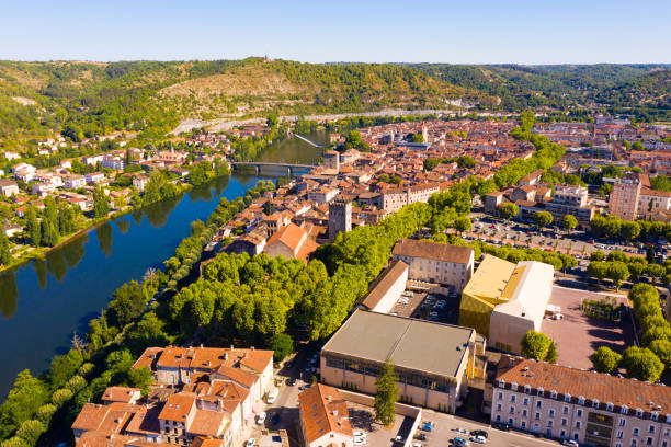 veduta aerea della città di cahors, francia - lot region foto e immagini stock