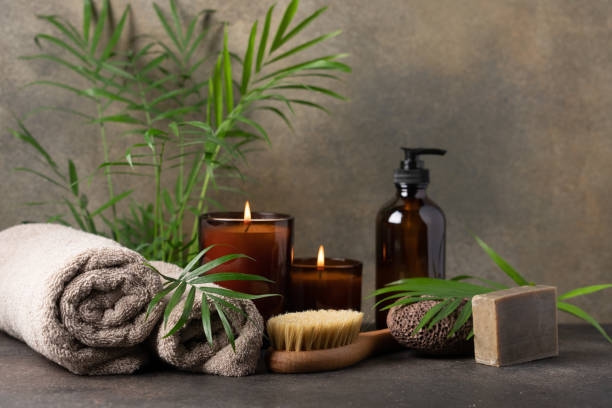 composition du spa - health spa spa treatment towel candle photos et images de collection