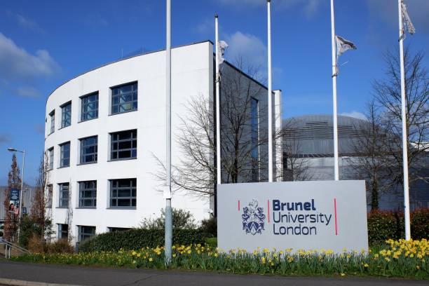 런던 브루넬 대학교 브루넬 비즈니스 스쿨의 본거지인 uxeastern 게이트웨이 빌딩 - uxbridge 뉴스 사진 이미지