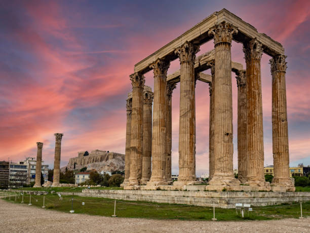 tempio di zeus god ad atene - olympian foto e immagini stock