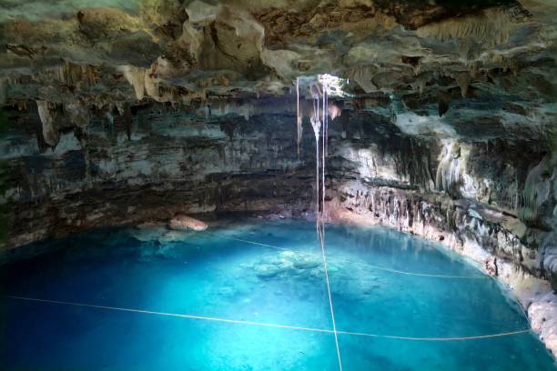 istock The Majestic Cenote 1309507244