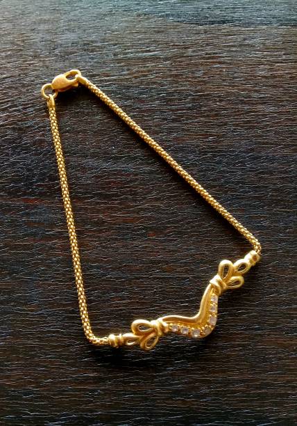 istock Gold jewelry 1309508760