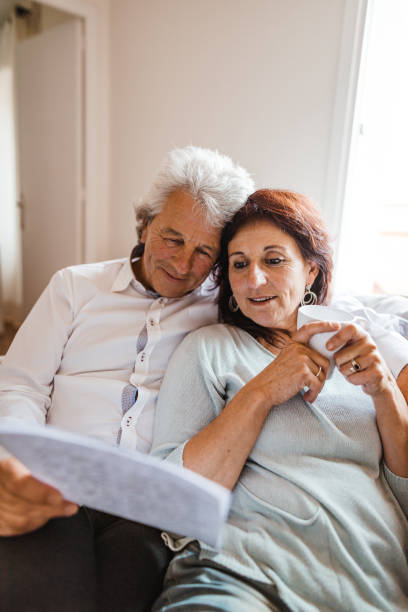 istock family reading the contract together 1309599415