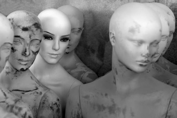 istock Heads of mannequins 1309623268