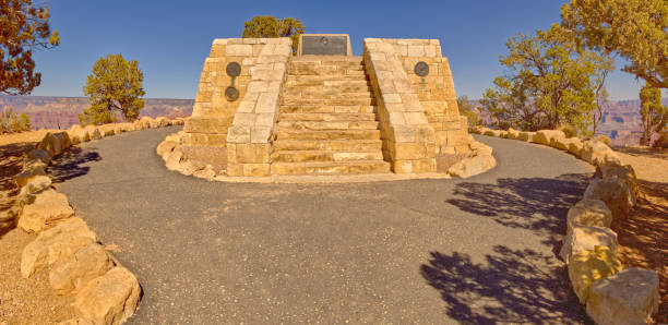 powell memorial at grand canyon az - red rocks rock canyon escarpment imagens e fotografias de stock