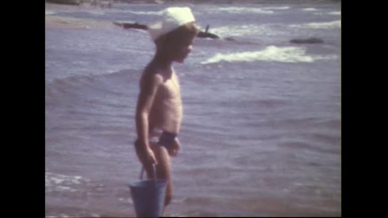 Children and mother on the italian beach in 1959 8mm FDV