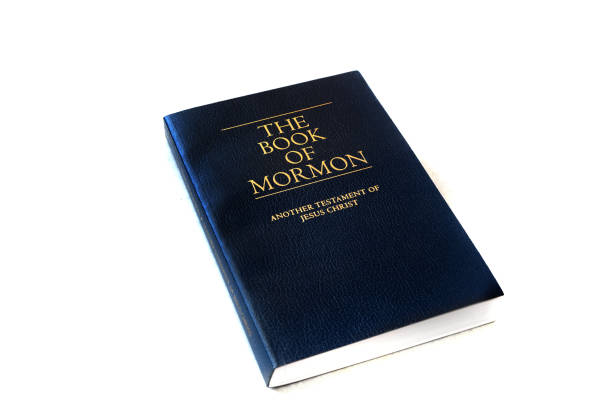 das buch mormon, ein heiliger text der kirche jesu christi der heiligen der letzten tage - mormonenkirche stock-fotos und bilder