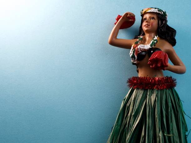 レトロなハワイアンフラガール - hula dancer retro revival hula dancing doll ストックフォトと画像