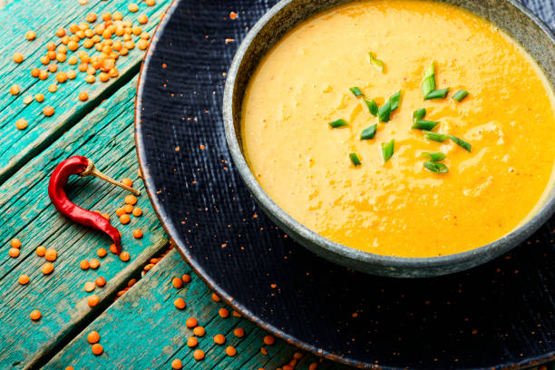 ржавый суп с чечевицей - soup lentil healthy eating dishware стоковые фото и изображения