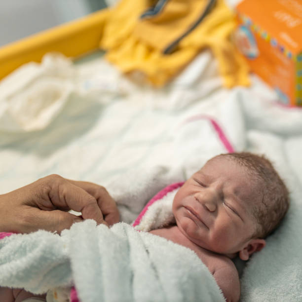 новорожденный ребенок после душа - human pregnancy baby shower image color image стоковые фото и изображения
