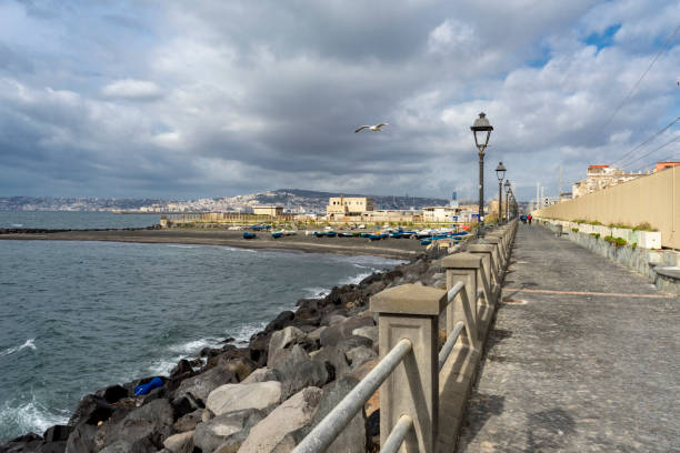 Walk on the Pietrarsa promenade