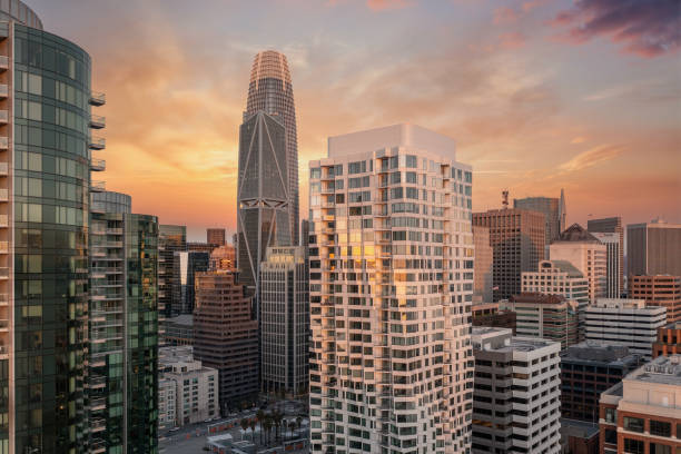 istock Sunrise over San Francisco Skyscrapers 1310018805