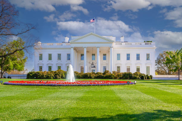 ホワイトハウスの北ポルティコ、ワシントンdc、米国。 - washington dc day white house american flag ストックフォトと画像
