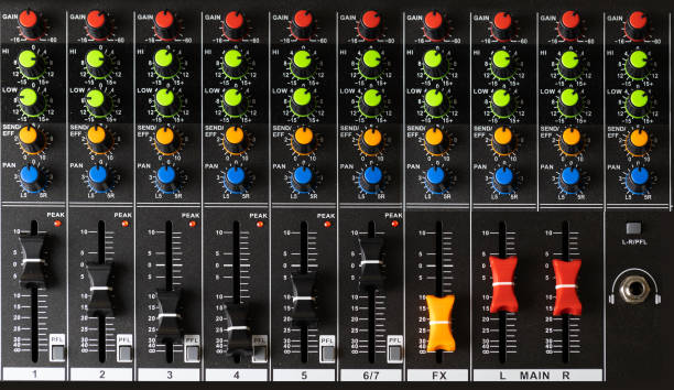 console de son mixer board top view photo - faders photos et images de collection