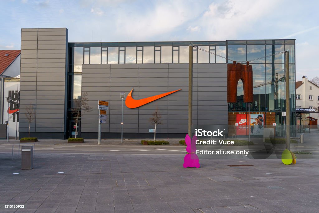 Moeras in het geheim Durven Metzingen Deutschland 25 März 2021 Nike Outlet Store Stockfoto und mehr  Bilder von Nike - Designermarke - iStock