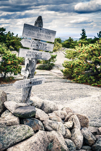 Champlain Mountain End of the Precipice Trail on top of the Champlain Mountain in Acadia National Park in Maine acadia national park maine stock pictures, royalty-free photos & images