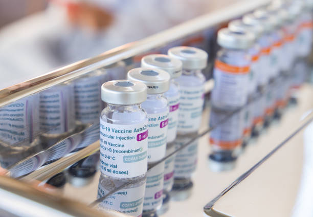 Coronavirus vaccine bottles Coronavirus vaccine bottles lined up on a stainless steel tray ready to be used in a vaccination campaign in Apucarana, Paraná southern brazil photos stock pictures, royalty-free photos & images