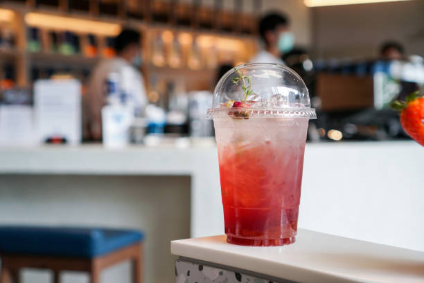 iced peach berry drink. - flower cherry cup tea imagens e fotografias de stock