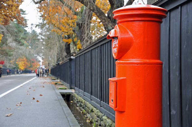 A retro mailbox that matches the Kakudate Bukeyashiki Street, which is called the ancient capital of Michinoku.