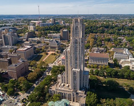 Cathedral of Learning, a 42-story Late Gothic Revival Cathedral, at the University of Pittsburgh. Pittsburgh, USA