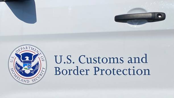 u.s. customs and border patrol vehicle driving near jacumba, ca - usa samuel howell stock pictures, royalty-free photos & images