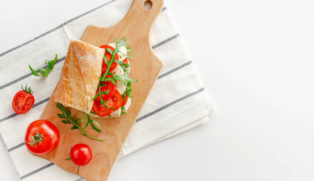 sandwich mozzarella - bruschetta tomato bread mozzarella photos et images de collection