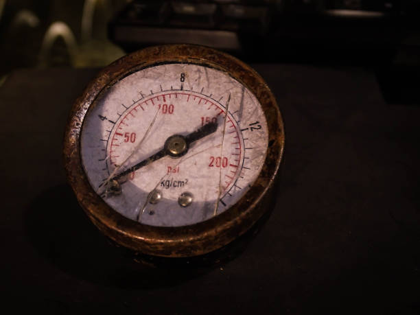 istock Vintage air pressure gauge 1310374125