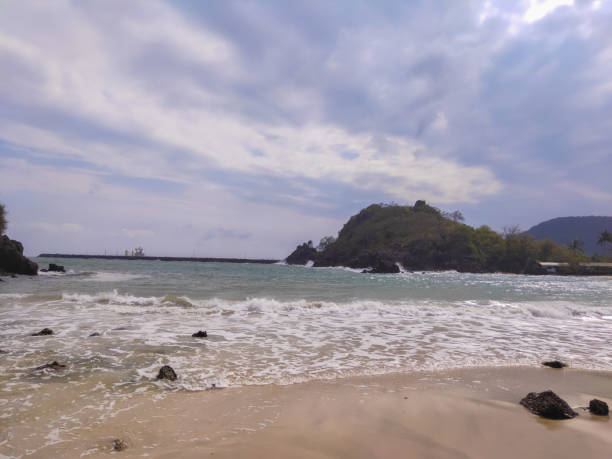 istock Sea and mountains in thailand 1310374453