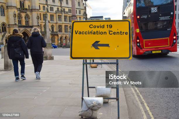 Covid19 Vaccination Centre Sign At Westminster Abbey London Uk Stock Photo - Download Image Now