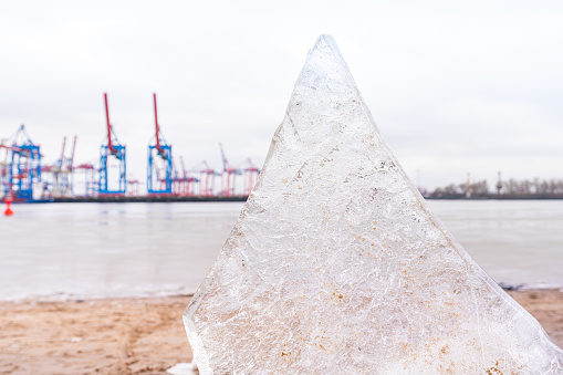 Ice floe in the Port of Hamburg