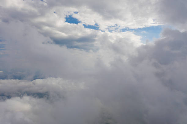 sea of clouds above the stratosphere - cloud cloudscape stratosphere above imagens e fotografias de stock