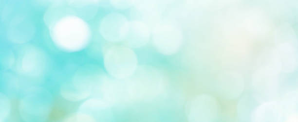 abstrakte unschärfe blau farbverlauf hintergrund mit bokeh runde licht für sommer urlaub saison design konzept - anzünden fotos stock-fotos und bilder
