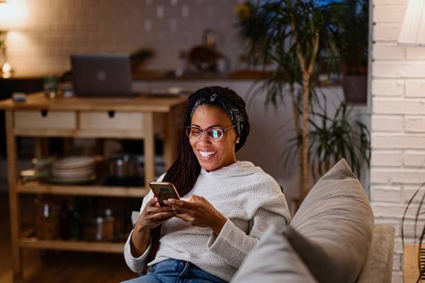 istock Late night online dating 1310605765