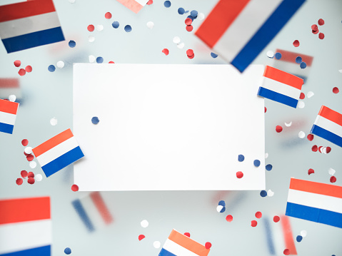 El cumpleaños del rey holandés, día de la liberación. banderas sobre un fondo brumoso. El concepto de libertad, patriotismo y memoria. Día Nacional de la Unidad y la Solidaridad photo