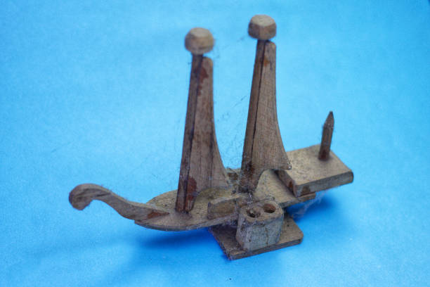 bateau de jouet en bois - nautical vessel isolated toy boat wood photos et images de collection