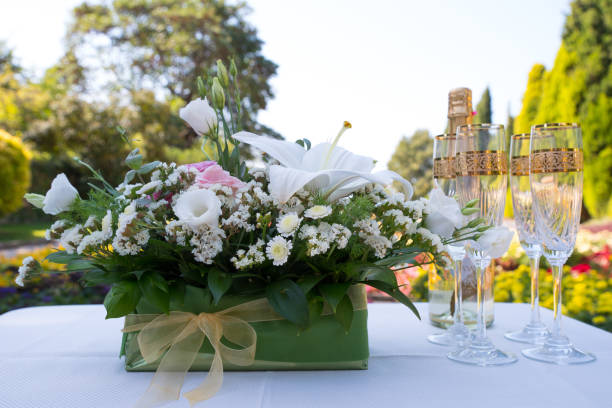 istock festive dinner, outdoor 1310769622