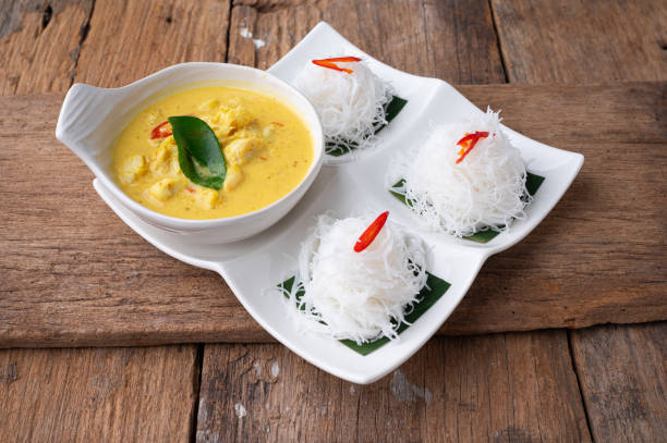 istock Rice Vermicelli And Crab Meat Red Curry, Thai Southern Style 1310846056