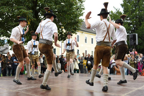 traditional austrian folk dance - dirndl traditional clothing austria traditional culture imagens e fotografias de stock