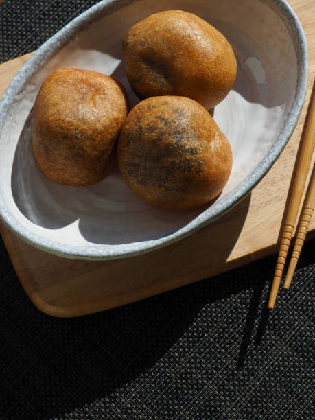 Asian food glutinous rice donuts, cooking