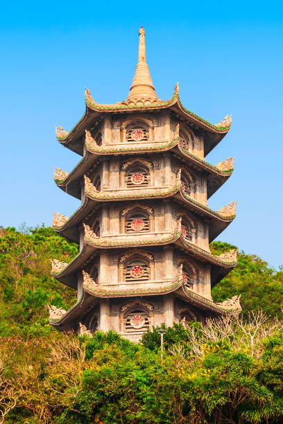 pagoda at marble mountains, danang - nuoc imagens e fotografias de stock
