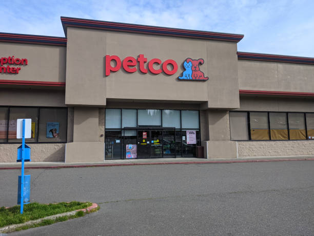 2,424 Pet Store Exterior Stock Photos, Pictures & Royalty-Free Images -  iStock | Pet store front, Pet shop, Storefront