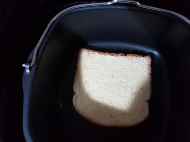 istock toast on the airfryer / deep fryer 1311000968
