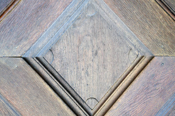 This is wood with a fine structure, photographed outdoors in daylight