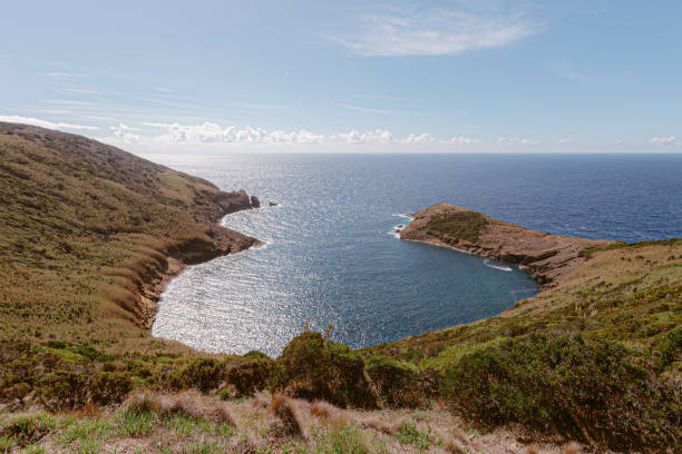 istock A volcanic crater in the water 1311091623