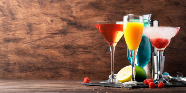 Set of summer alcoholic cocktails, popular bright refreshing colorful alcohol drinks and beverages Set of summer alcoholic cocktails, popular bright refreshing colorful alcohol drinks and beverages cocktail party photos stock pictures, royalty-free photos & images