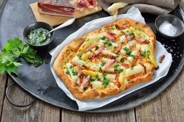 Photo of Tarte flambee with asparagus and bacon
