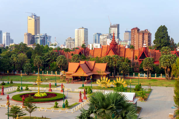 el museo nacional de camboya phnom penh - cambodia khmer architecture outdoors fotografías e imágenes de stock