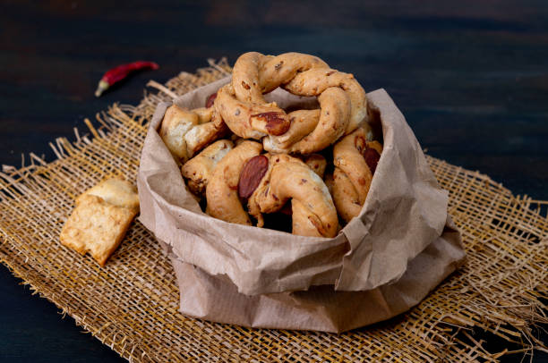 istock Neapolitan food taralli spicy cookies 1311297660