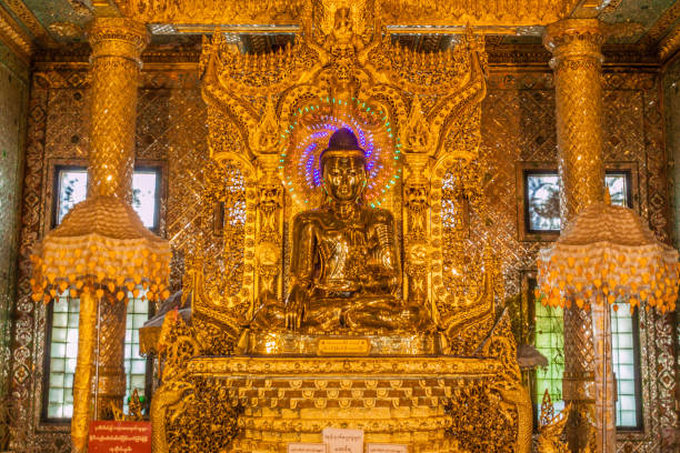 buddha statue at botataung paya pagoda in yangon, maynm - paya imagens e fotografias de stock